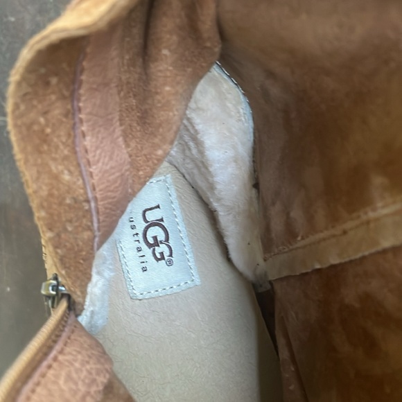 Ugg Australia Mammoth Suede Fringe Boots, EUC - Picture 9 of 10